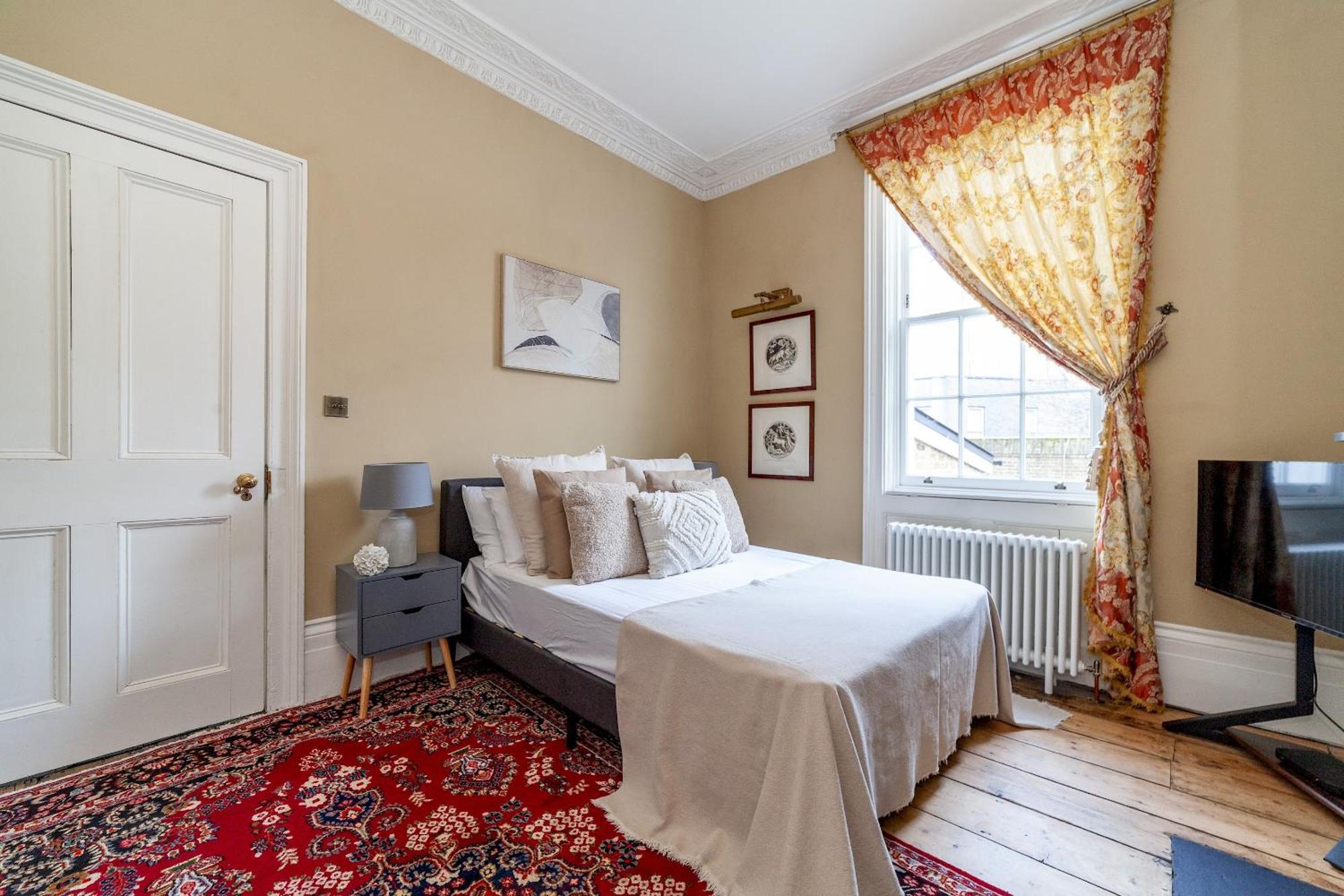 The New Cross Premier Rooms London Exterior photo