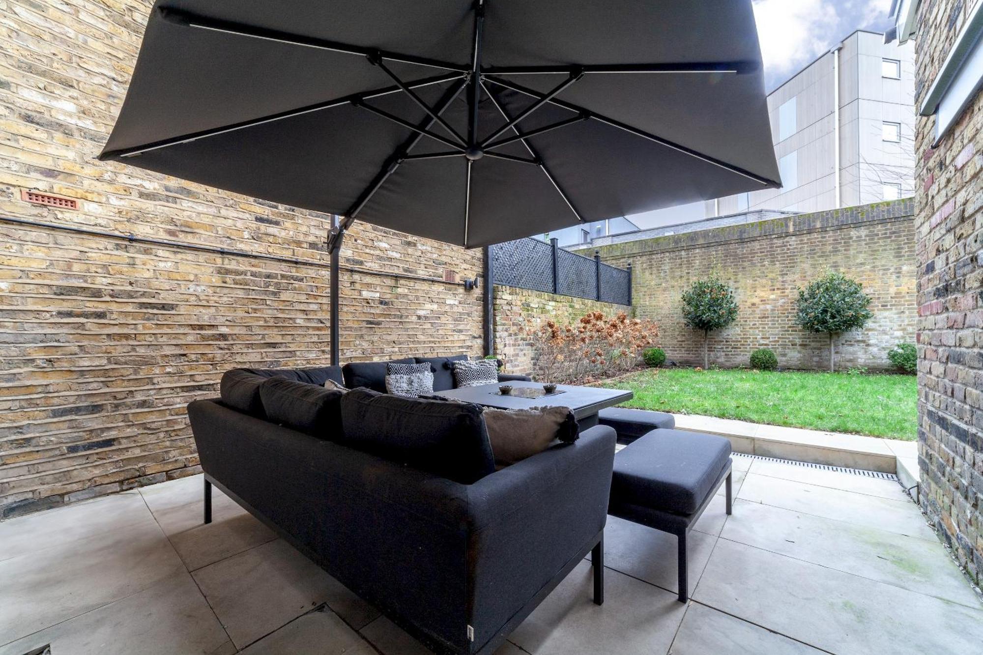 The New Cross Premier Rooms London Exterior photo